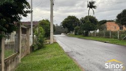 Casa com 03 dormitórios no bairro Lomba Grande 