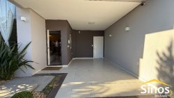 Casa de alto padrão com 03 dormitórios no bairro Lomba Grande 