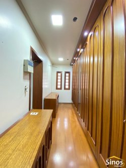 Casa com 03 dormitórios para locação no bairro Ouro Branco 