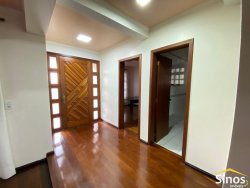 Casa com 03 dormitórios no bairro Ouro Branco 