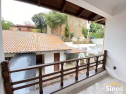 Casa com 03 dormitórios no bairro Ouro Branco 
