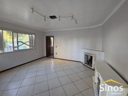 Casa com 03 dormitórios para locação no bairro Ideal 