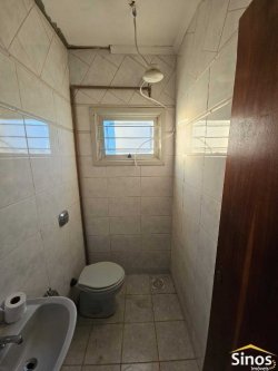 Casa com 03 dormitórios para locação no bairro Ideal 