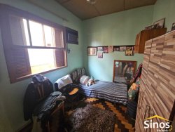 Casa com 03 dormitórios no bairro Ouro Branco 