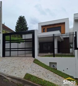 Casa com 03 suítes no bairro Hamburgo Velho 