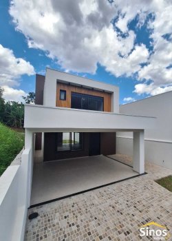 Casa com 03 suítes no bairro Hamburgo Velho 
