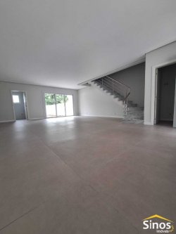 Casa com 03 suítes no bairro Hamburgo Velho 