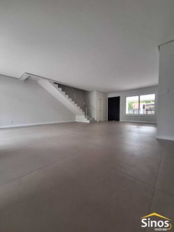 Casa com 03 suítes no bairro Hamburgo Velho 
