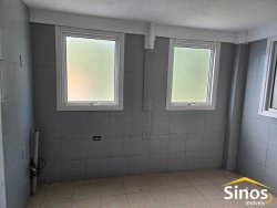 Casa com 04 dormitórios para locação no bairro Lomba Grande 