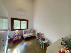 Casa com 03 dormitórios no bairro Lomba Grande 
