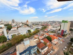 Apartamento com 05 dormitórios no Edifício Residencial Carlos Gomes 
