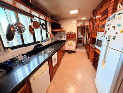 Apartamento com 05 dormitórios no Edifício Residencial Carlos Gomes 