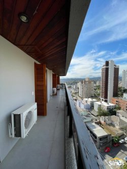 Cobertura duplex com 04 dormitórios no Edifício Carlos Korndorfer  