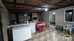 Casa com 03 dormitórios no bairro Rondônia 