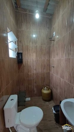 Casa com 03 dormitórios no bairro Rondônia 