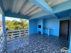 Casa de esquina com 04 dormitórios no bairro Rondônia 