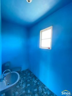 Casa de esquina com 04 dormitórios no bairro Rondônia 