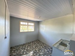 Casa de esquina com 04 dormitórios no bairro Rondônia 