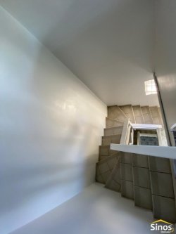 Casa de esquina com 04 dormitórios no bairro Rondônia 