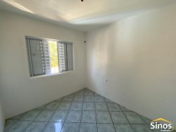 Casa de esquina com 04 dormitórios no bairro Rondônia 
