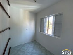 Casa de esquina com 04 dormitórios no bairro Rondônia 