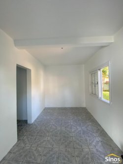 Casa de esquina com 04 dormitórios no bairro Rondônia 