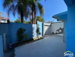 Casa de esquina com 04 dormitórios no bairro Rondônia 