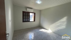 Casa com 03 dormitórios no bairro Rio dos Sinos  