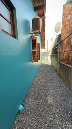 Casa com 03 dormitórios no bairro Rio dos Sinos  