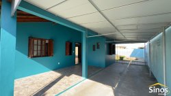 Casa com 03 dormitórios no bairro Rio dos Sinos  