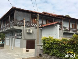 Casa com 03 dormitórios no bairro Canudos 
