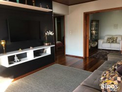 Casa com 03 dormitórios no bairro Canudos 