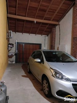 Casa com 03 dormitórios no bairro Campestre 
