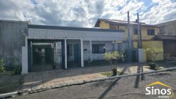 Casa com 03 dormitórios bairro Ouro Branco 