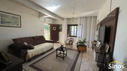 Casa de esquina com 01 dormitório no bairro Feitoria 