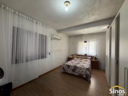 Casa de esquina com 01 dormitório no bairro Feitoria 