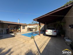 Casa de esquina com 01 dormitório no bairro Feitoria 