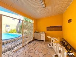 Casa com 03 dormitórios no bairro Ouro Branco 