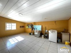 Casa com 03 dormitórios no bairro Ouro Branco 