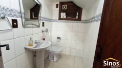 Casa com 03 dormitórios no bairro Ouro Branco 