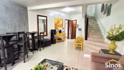 Casa com 03 dormitórios no bairro Ouro Branco 