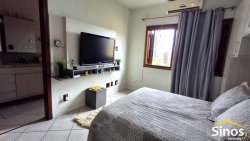 Casa com 03 dormitórios no bairro Ouro Branco 
