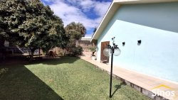 Casa com 03 dormitórios no bairro Ouro Branco 