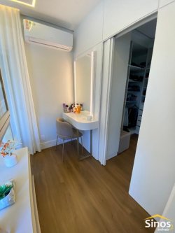 Casa de alto padrão com 04 dormitórios no Condomínio Moradas da Lomba 
