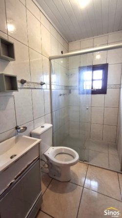 Casa com 02 dormitórios no bairro Silva 