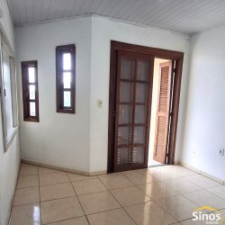 Casa com 02 dormitórios no bairro Silva 