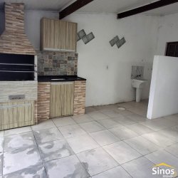 Casa com 02 dormitórios no bairro Silva 