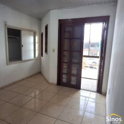 Casa com 02 dormitórios no bairro Silva 