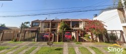 Casa com 02 dormitórios no bairro Silva 