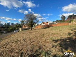 Terreno de esquina com 967,86m² no bairro Boa Vista 